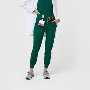 Figs Hunter green jogger scrubs. size XS petite